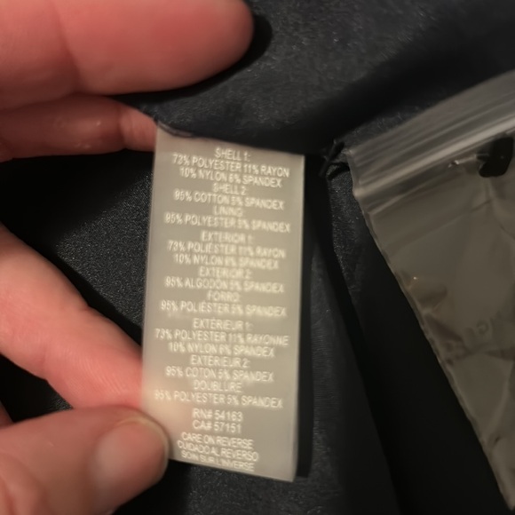 New without tag, blue long blazer, almost towards a little purple. Elbow pads - Picture 8 of 9